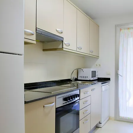 Rentalmar Families Paradise Village Apartment